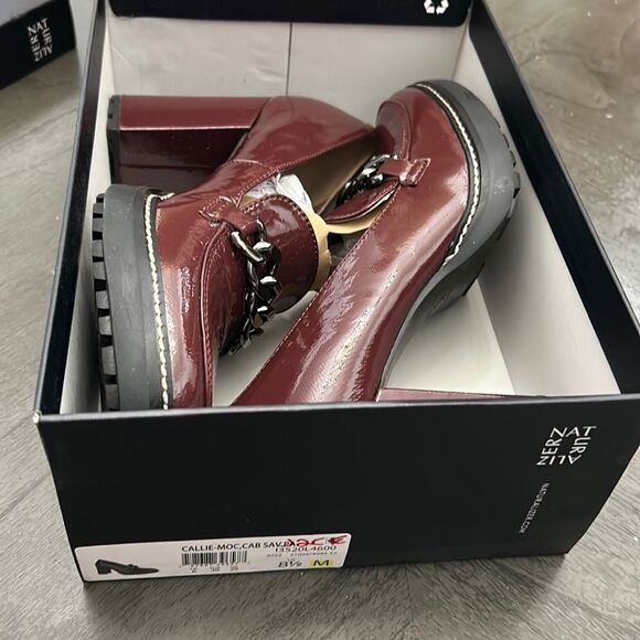 Naturalizer Callie Patent Leather Chain Detail Lug Sole Moc Loafer Pumps - Picture 2 of 9